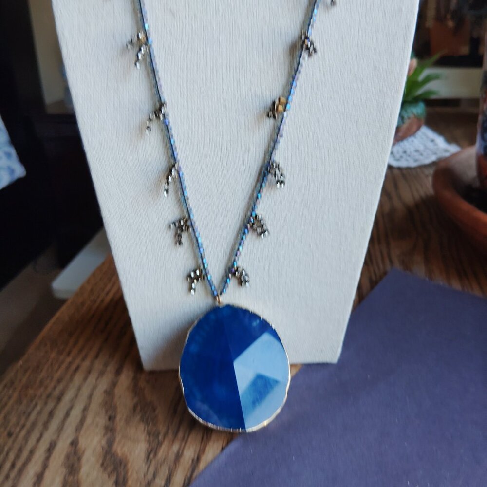 Serafina Agate Stone Wrapped in Gold Necklace Sold Through Anthropologie